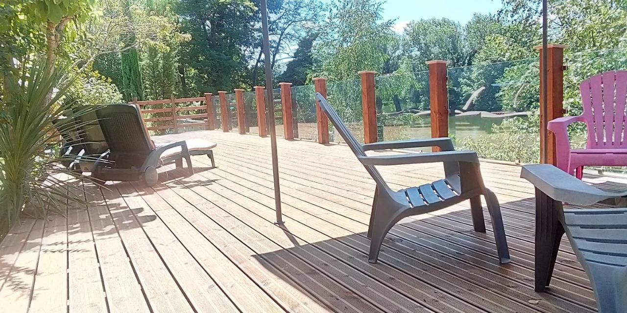 Вілла Liberlulle At La Brise Puy-l'Eveque Екстер'єр фото